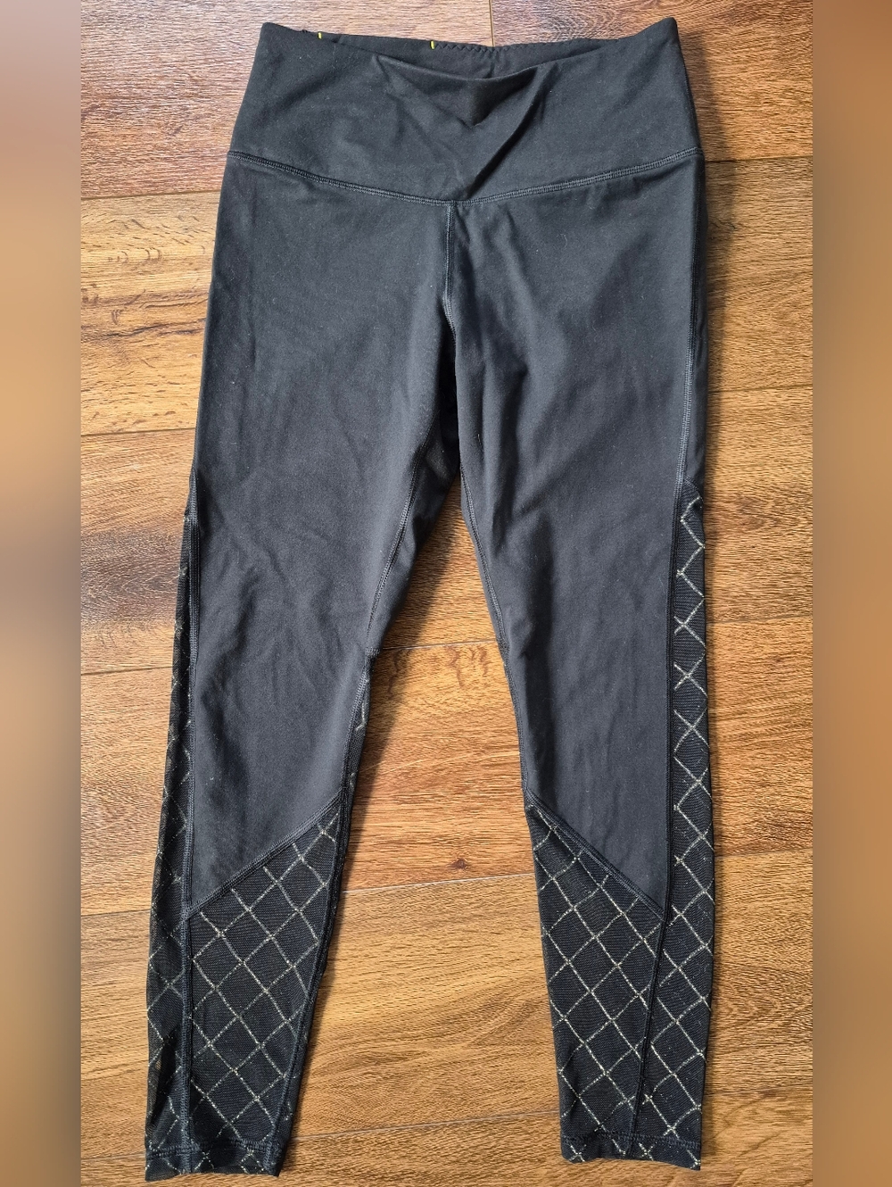 Victoria’s Secret Sport Yoga Athletic Exercise Leggings Sz S Black Gold